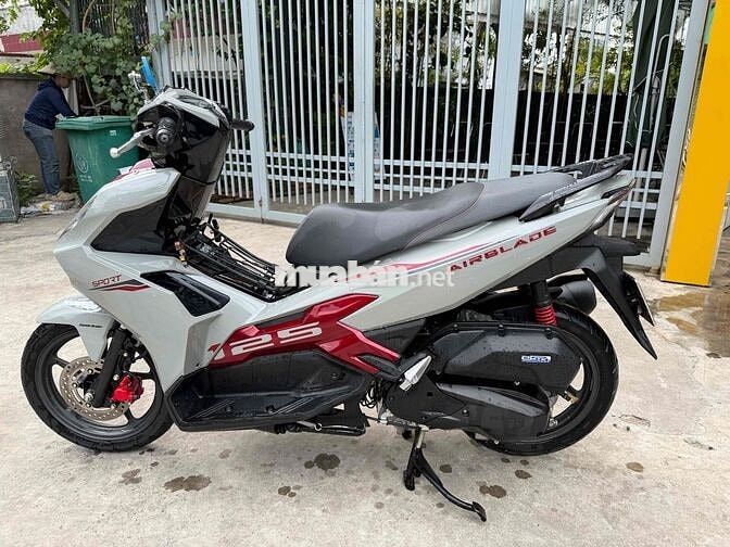 Honda Air Blade 125 2025 Xám đỏ