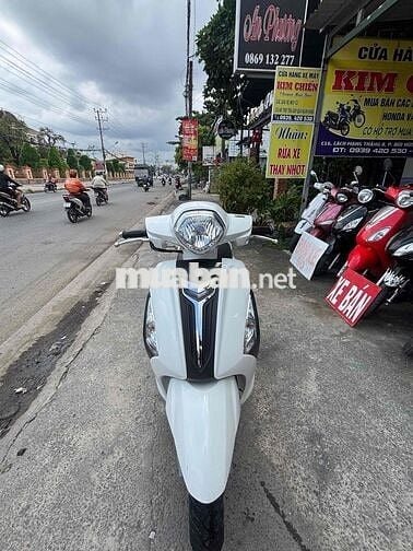 Yamaha Grande màu Trắng