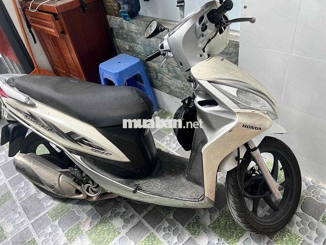Honda Vision Trắng bạc
