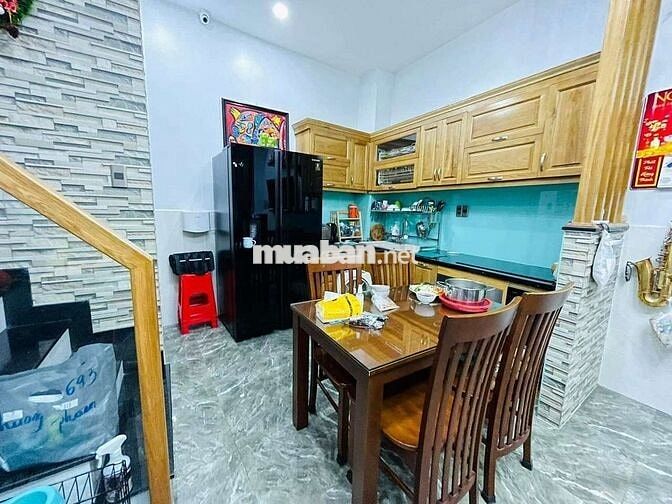 Nhà thuê Trương Định. Quận Tân Bình (2pn,3wc). Dtsd 75m2