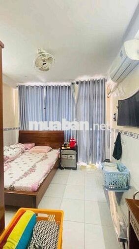 Cách Vạn Hạnh Mall 5 phút đi bộ Nhà 5 Tầng kiên cố 4 Phòng Ngủ.