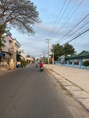 BÁN GẤP NHÀ TRỌ 12 PHÒNG KHU VIỆT KIỀU CỦ CHI 333M2 SHR GIÁ CHỈ 1 TỶ 3