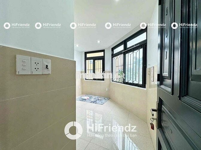 TRỐNG SẴN STUDIO CỬA SỔ TRỜI SIÊU THOÁNG GẦN ĐH VĂN HIẾN VÀ ĐẦM SEN.