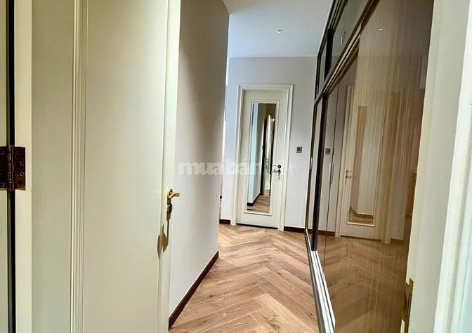 Gần Sân Bay_nhà mới nội thất xịn _view hồ bơi_giá 2,08 tỷ /vay 85%_52m