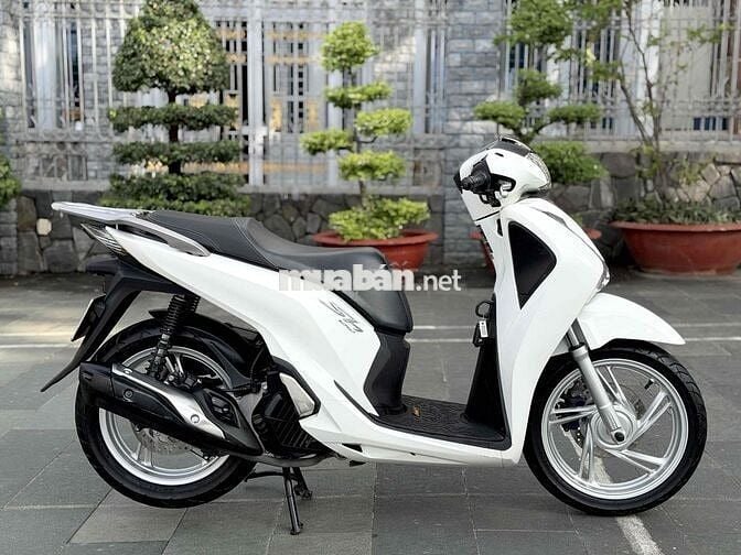 SH 125 2017 Trắng odo 6000 km BSTP chính chủ