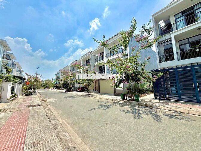 Bán nhà thô Shophouse 6x21 KDC Bửu Long 3