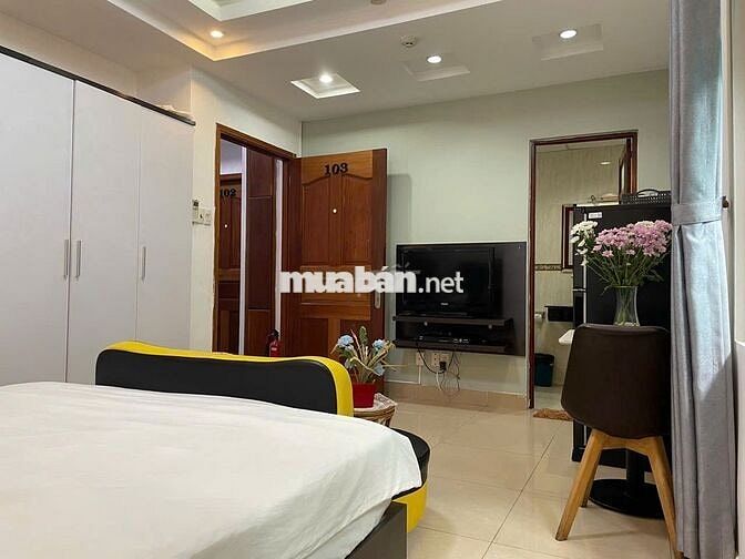 Miễn phí tất cả phí - thang máy - dọn phòng 3 lần 1 tuần - sát Hoa 