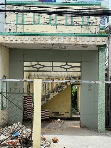 NHÀ NÁT MẶT TIỀN / - VỊ TRÍ VÀNG - CHỈ TÍNH GIÁ ĐẤT