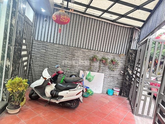 Bán nhà 5t chính chủ mặt phố kim ngưu víp