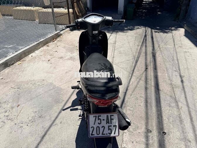 cần bán Wave 2024 màu Đen