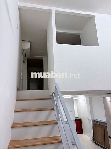 Hiếm! Chỉ 5tr- Cho thuê nhà Ngọc Lâm, 50m, Ô tô đỗ cổng, nội thất đủ