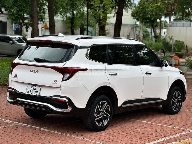 kia carens 2022 bản luxury màu trắng
