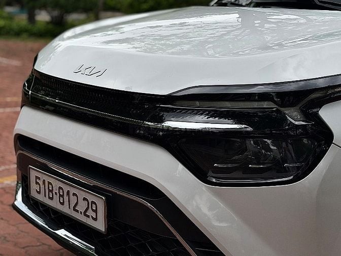 kia carens 2022 bản luxury màu trắng