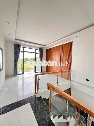 Bán nhanh biệt thự mới xây cuối đường Huỳnh Văn Nghệ