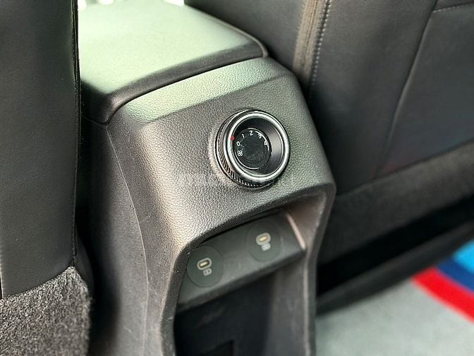 kia carens 2022 bản luxury màu trắng