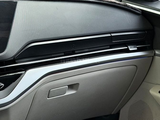 kia carens 2022 bản luxury màu trắng