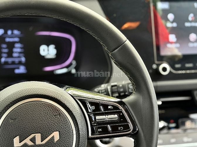 kia carens 2022 bản luxury màu trắng