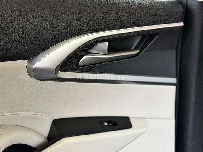 kia carens 2022 bản luxury màu trắng