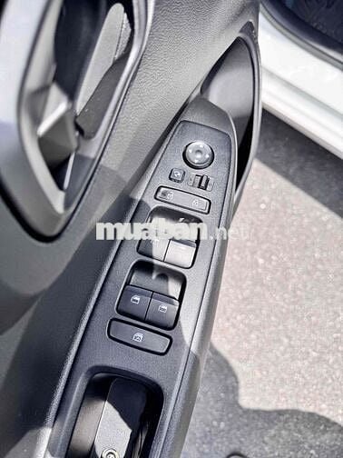Hyundai Grand i10 1.2AT 2023 Hatback - form mới