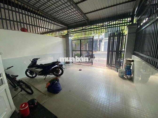 Cho Thuê Nhà 2 Phòng Ngủ Mới Gần Chung Cư Hiệp Thành 3 & ĐH Bình Dương