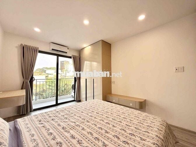 Nhỉnh 7tr, 1PN BAN CÔNG LỚN, GẦN ĐH VĂN LANG CS1, thang máy, máy giặt