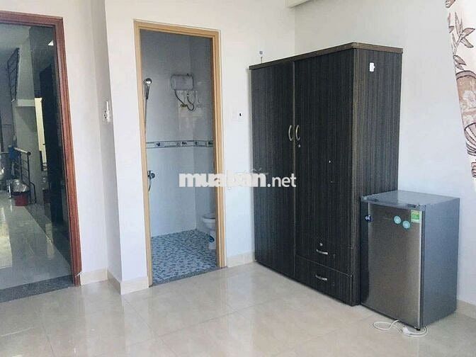 STUDIO BAN CÔNG CỬA SỔ SẴN MÁY LẠNH BGAY SÁT LOTTE QUẬN 7