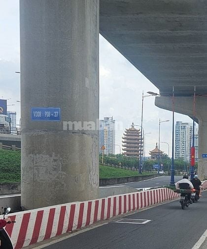 Bán mặt tiền khủng 500m2 Song hành xa lộ Hà Nội Q2 ngay Metro 88 tỷ.