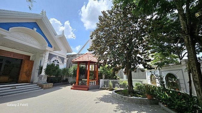 Biệt thự vườn ngay khu thương mại sang xịn mịn. 11,5 tỷ 