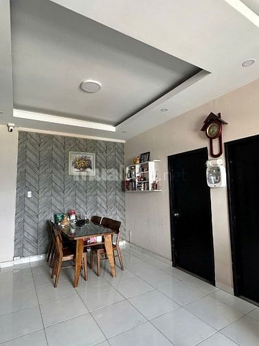 Cho thuê căn góc lầu cao căn hộ Phố Đông Hoa Sen, giá 8tr/tháng