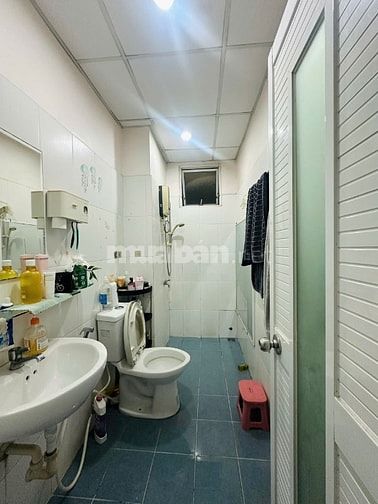 Cho thuê căn góc lầu cao căn hộ Phố Đông Hoa Sen, giá 8tr/tháng