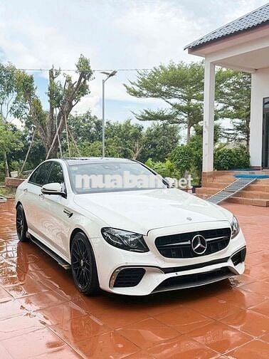 Mercedes-Benz E300 2016 E63 Trắng