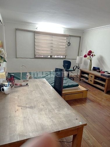 Cho thuê căn tập thể 2 tầng 3 ngủ Lý Nam Đế, Hoàn Kiếm, đủ đồ