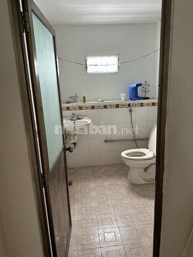 Cho thuê căn tập thể 2 tầng 3 ngủ Lý Nam Đế, Hoàn Kiếm, đủ đồ