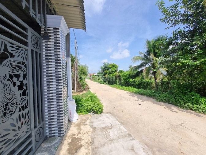Nhà đẹp 6m ngang. ĐƯờng bê tông. Gần KCN. 1,65 tỷ TL