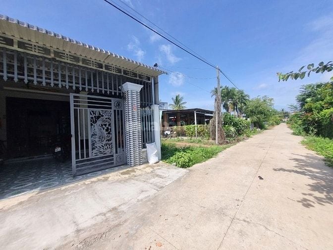 Nhà đẹp 6m ngang. ĐƯờng bê tông. Gần KCN. 1,65 tỷ TL