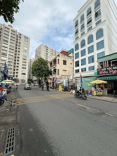 BÁN NHÀ MẶT TIỀN 64 ĐƯỜNG ĐÀO DUY ANH, P.9, Q. PHÚ NHUẬN 
