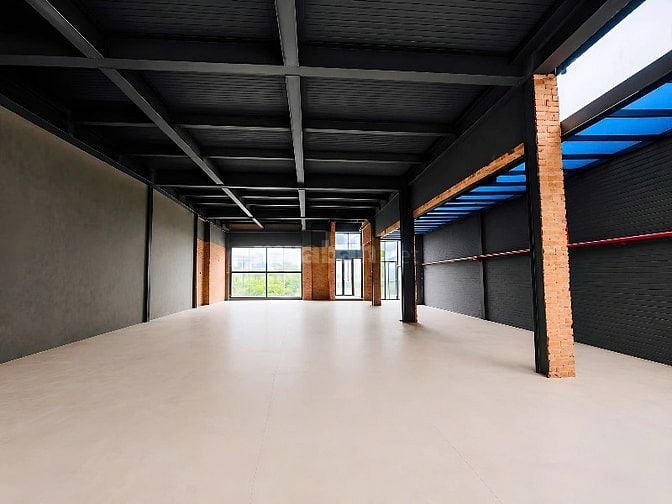 CHO THUÊ 1500m2 NHÀ MT 138 LÊ LAI, QUẬN 1