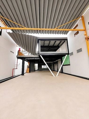 CHO THUÊ 1500m2 NHÀ MT 138 LÊ LAI, QUẬN 1