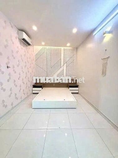Cho Thuê Nhà Đường Cách Mạng Tháng 8, Quận 10 ( Nhà Rộng )