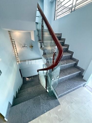 MẶT PHỐ NGHĨA TÂN – VỈA HÈ SIÊU RỘNG – 8 TẦNG THANG MÁY, 65M2 3X TỶ