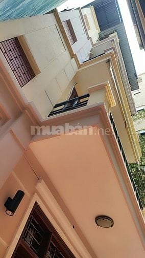 Cần tiền, bán rẻ nhà Ngọc Khánh 5 tầng, full nội thất 153tr/m2