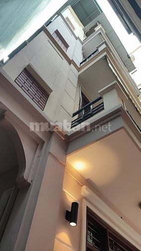 Cần tiền, bán rẻ nhà Ngọc Khánh 5 tầng, full nội thất 153tr/m2