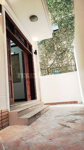 Cần tiền, bán rẻ nhà Ngọc Khánh 5 tầng, full nội thất 153tr/m2