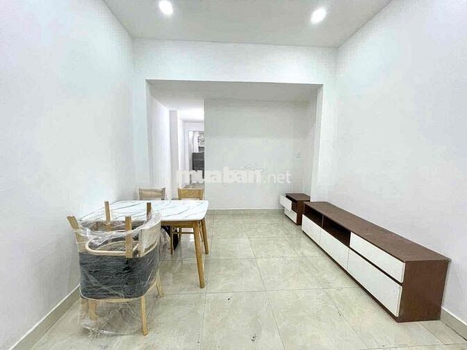 Cho thuê nhà nguyên căn khu kd sầm uất - Quận 3