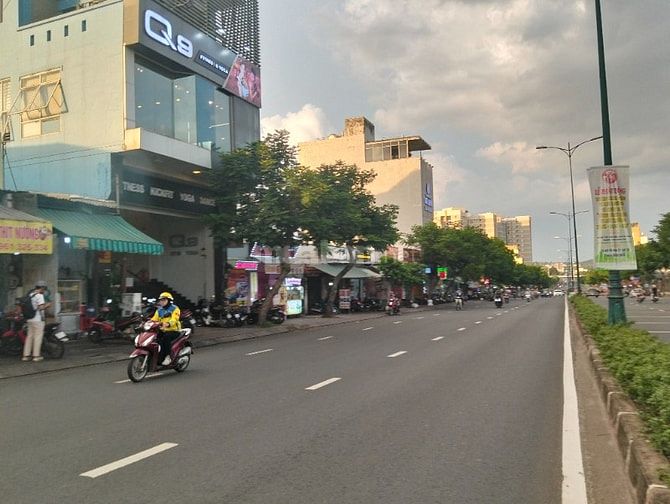 CHO THUÊ NHÀ MẶT TIỀN  KD ĐƯỜNG LÊ VĂN VIỆT _ P, TĂNG NHƠN PHÚ _ Q9