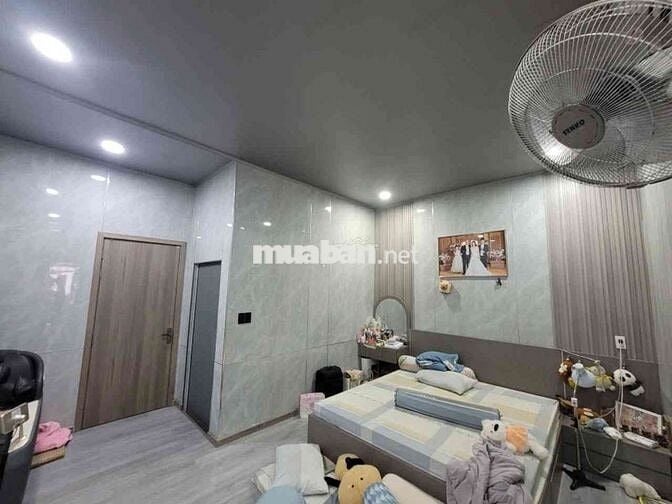Bán Nhà KDC Đại Quang Dĩ An 100m² 3PN Có Sân Ô Tô, Giá 5,8 Tỷ.