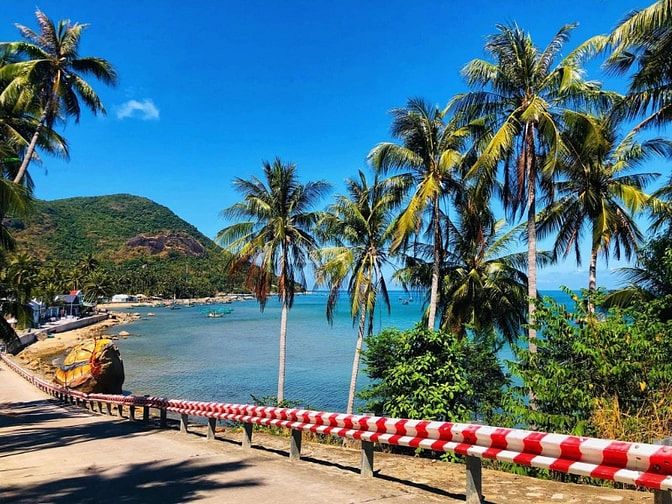Đất Trung tâm đảo du lịch Hòn Sơn. 103,7 m2 Mặt tiền 15m đường chính