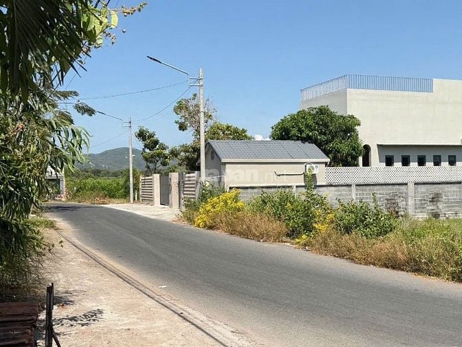 NỢ XẤU, Thanh lý nhanh lô đất 2 mặt tiền 195m2 Chỉ 1ty069. Ngay TL44A,