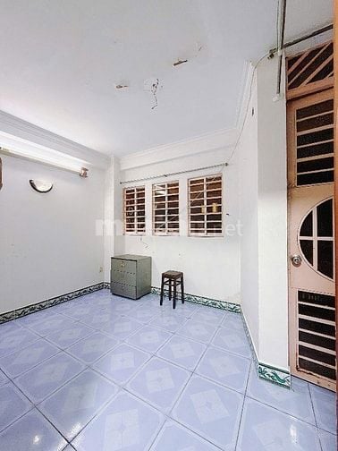 MẶT TIỀN VÍP - SÁT QUẬN 1 -  KINH DOANH ĐA NGÀNH  - MẶT TIỀN - ÔTÔ. 