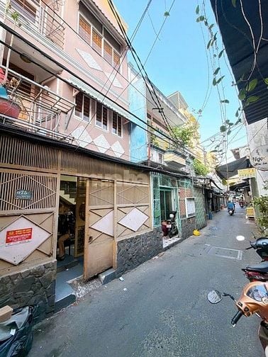 MẶT TIỀN VÍP - SÁT QUẬN 1 -  KINH DOANH ĐA NGÀNH  - MẶT TIỀN - ÔTÔ. 